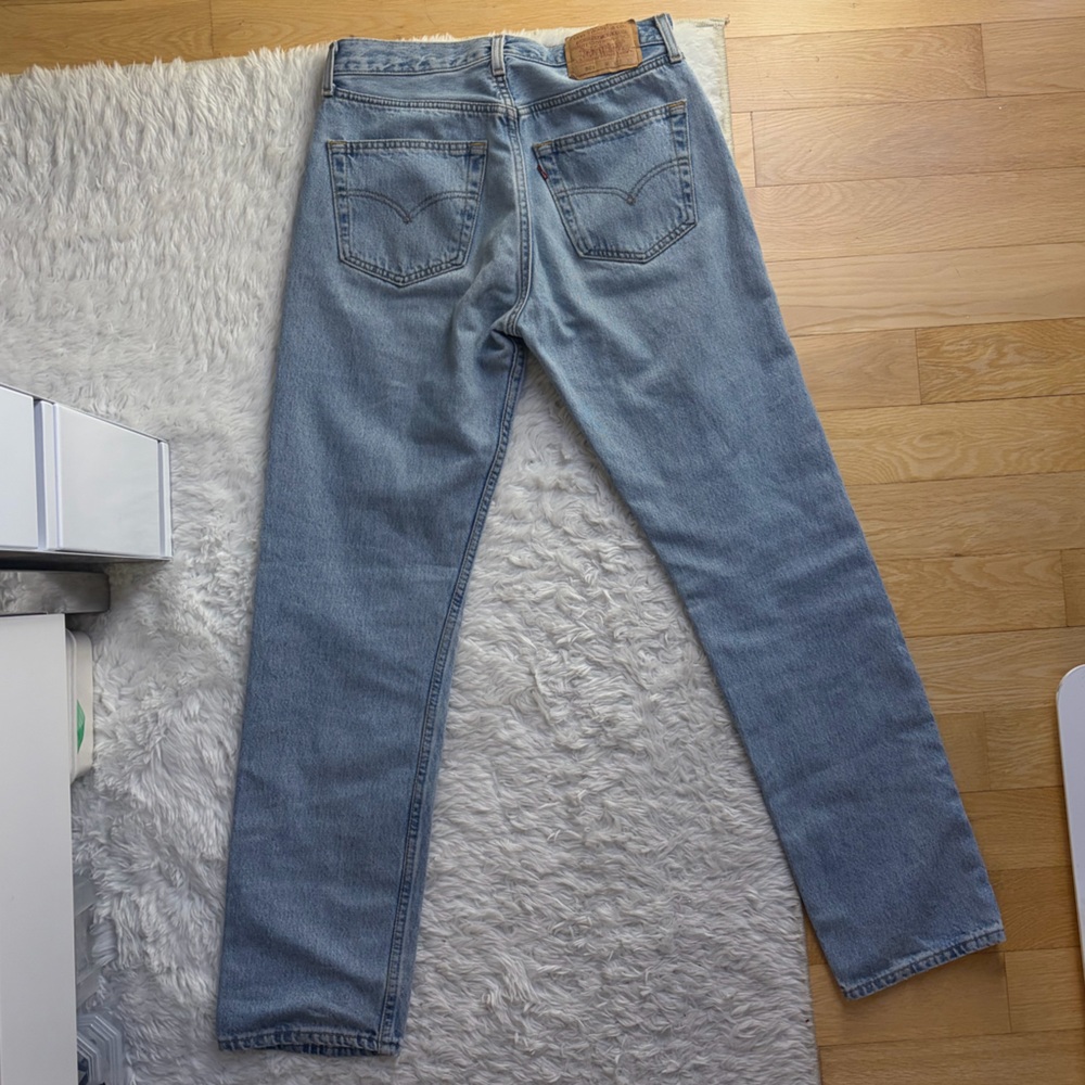 90s Vintage Levi’s 501 Light Wash Jeans - Picture 10 of 14